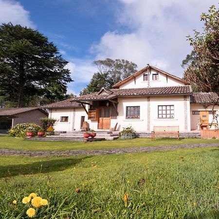 Hosteria Papagayo Cotopaxi Machachi ภายนอก รูปภาพ