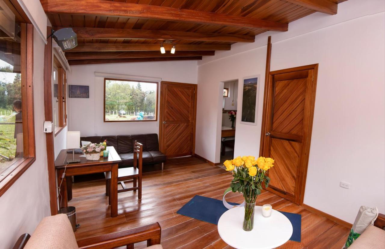 Hosteria Papagayo Cotopaxi Machachi ภายนอก รูปภาพ