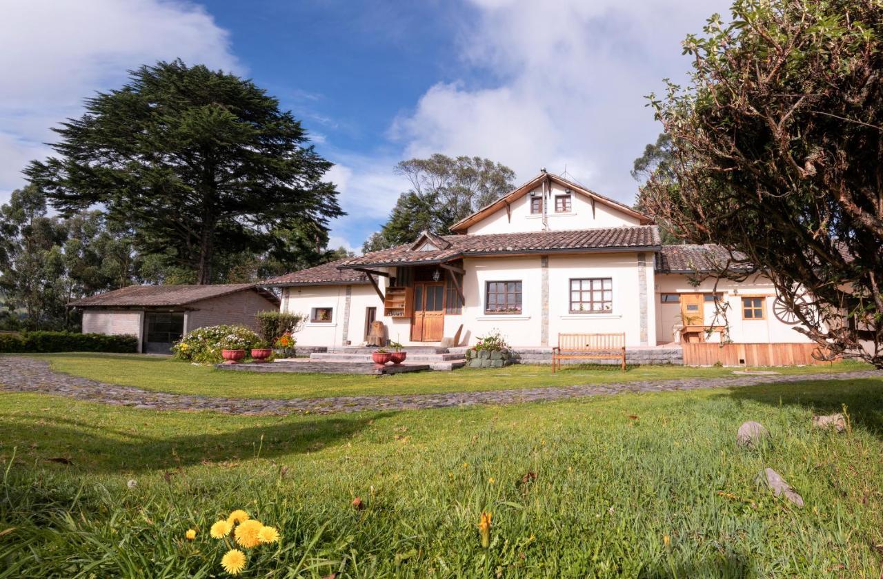 Hosteria Papagayo Cotopaxi Machachi ภายนอก รูปภาพ