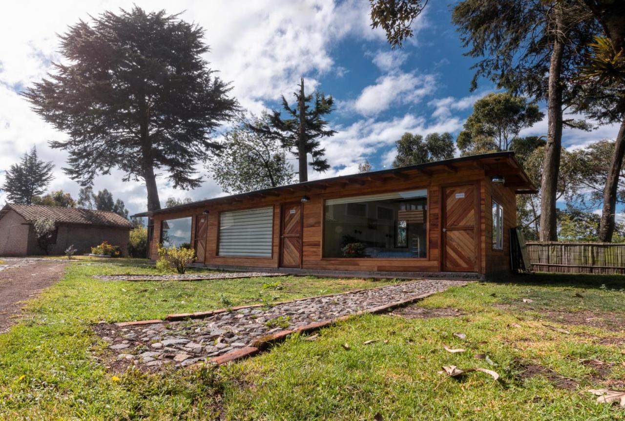 Hosteria Papagayo Cotopaxi Machachi ภายนอก รูปภาพ