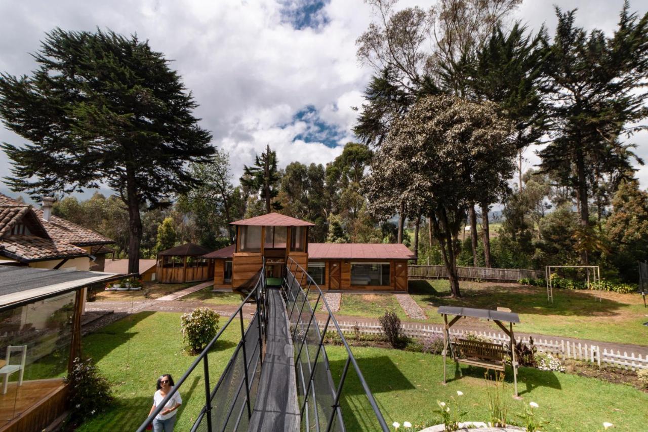 Hosteria Papagayo Cotopaxi Machachi ภายนอก รูปภาพ