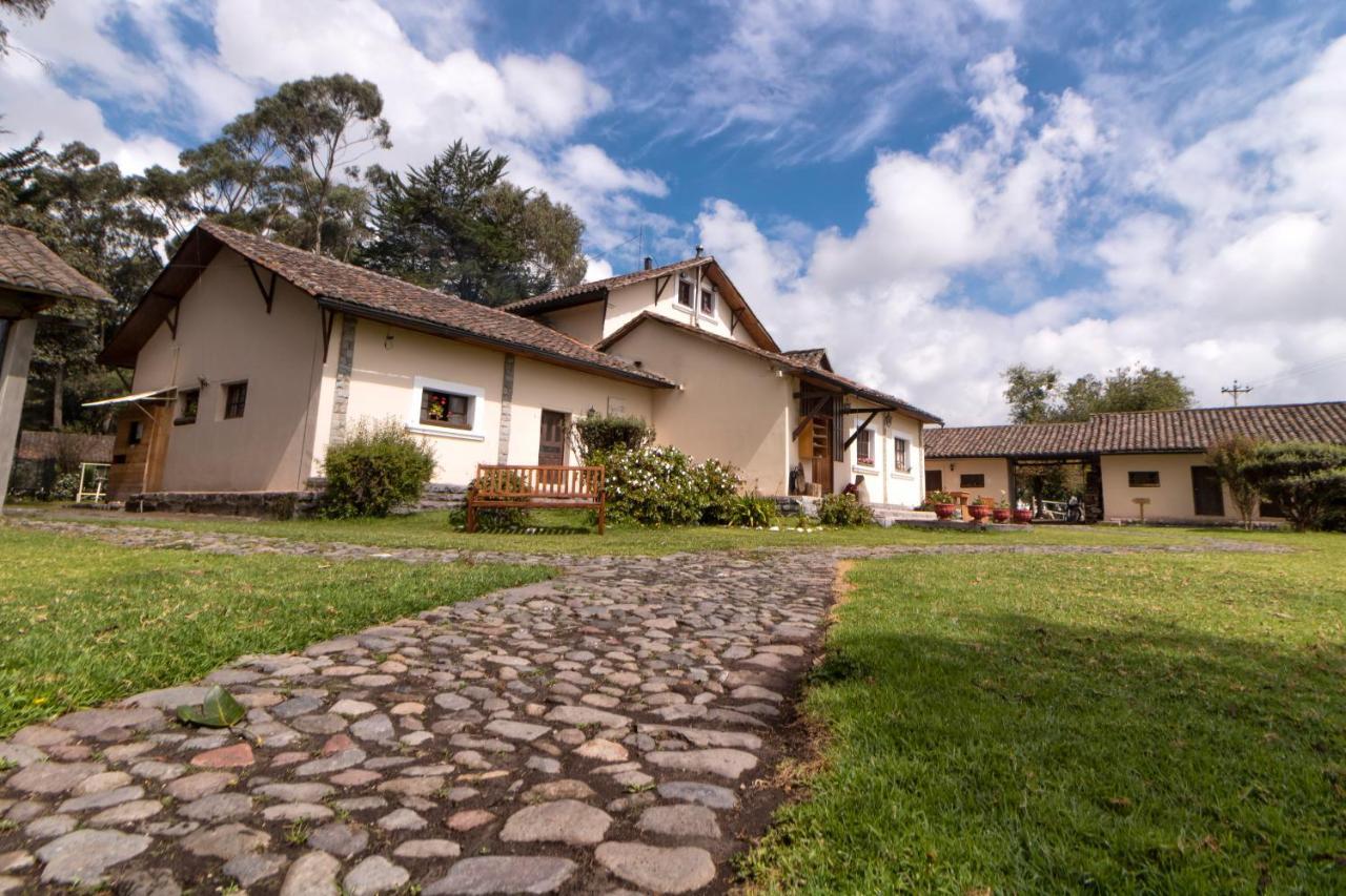 Hosteria Papagayo Cotopaxi Machachi ภายนอก รูปภาพ
