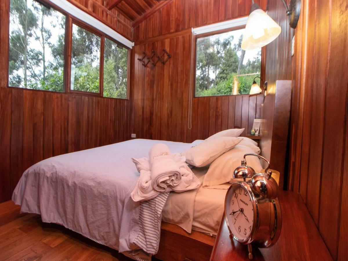 Hosteria Papagayo Cotopaxi Machachi ภายนอก รูปภาพ